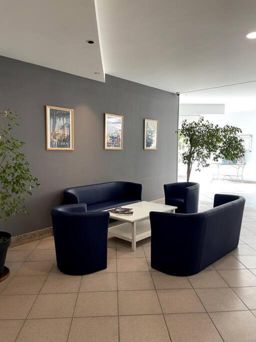 Appartement Vue Mer, 5Min A Pied De La Plage, Parking Prive Vallauris Bagian luar foto