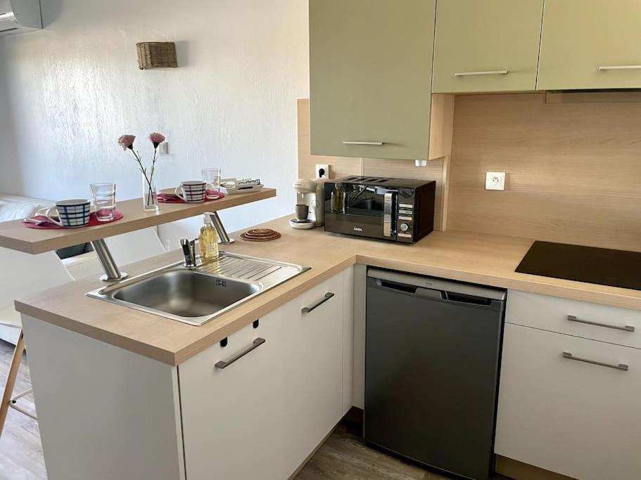 Appartement Vue Mer, 5Min A Pied De La Plage, Parking Prive Vallauris Bagian luar foto